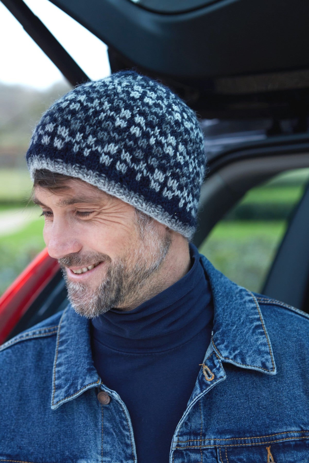 Pachamama Mens Rosslare Beanie, Hand Knitted, 100% Wool , Fair Trade Sourced, Navy